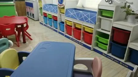 Mobiliario escolar Mesa y silla colorida de madera ajustable en altura para niños